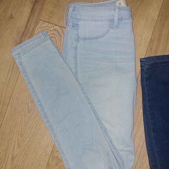 Hollister Skinny Jean Jeggings - Picture 2 of 6